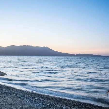 Big Blue Exclusive Beachfront * Κίσσαμος