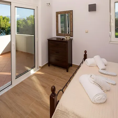 Villa Big Blue Exclusive Beachfront